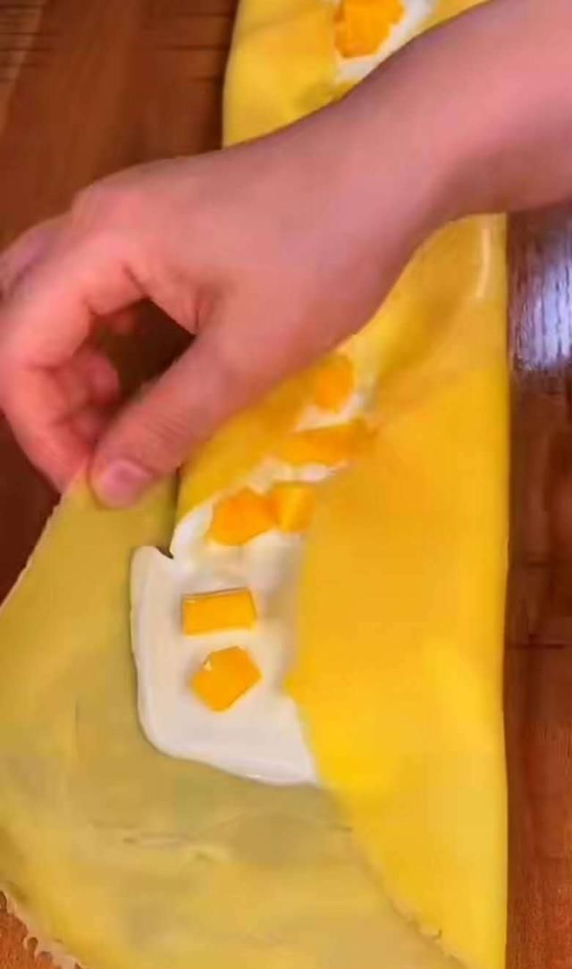  芒果|好吃的芒果毛巾卷平底锅就可以做来跟小编一起做吧