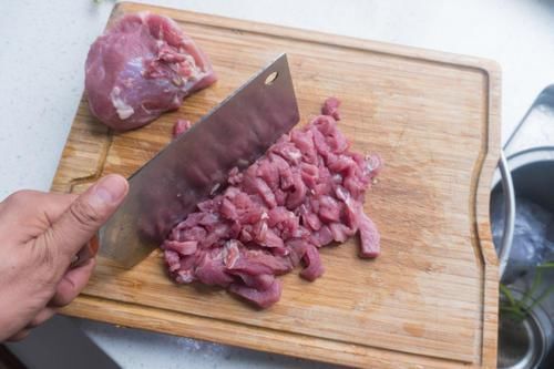 入味|不论炒什么肉,记住这4个技巧,保证炒出来的肉,又嫩又入味!