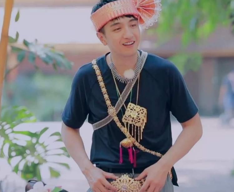  英语|谢娜金瀚外语交流，吉娜用英语插话，暴露真实口语水平