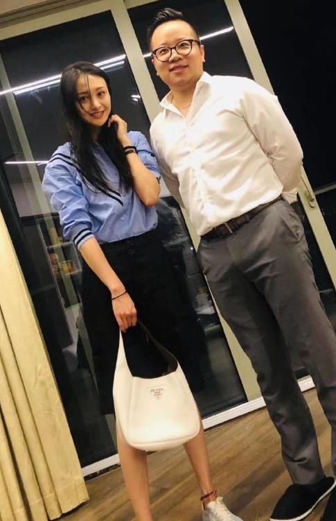  状态|这次不是黑图！郑爽未PS合照被扒出，发际线问题严重，状态惹人心疼