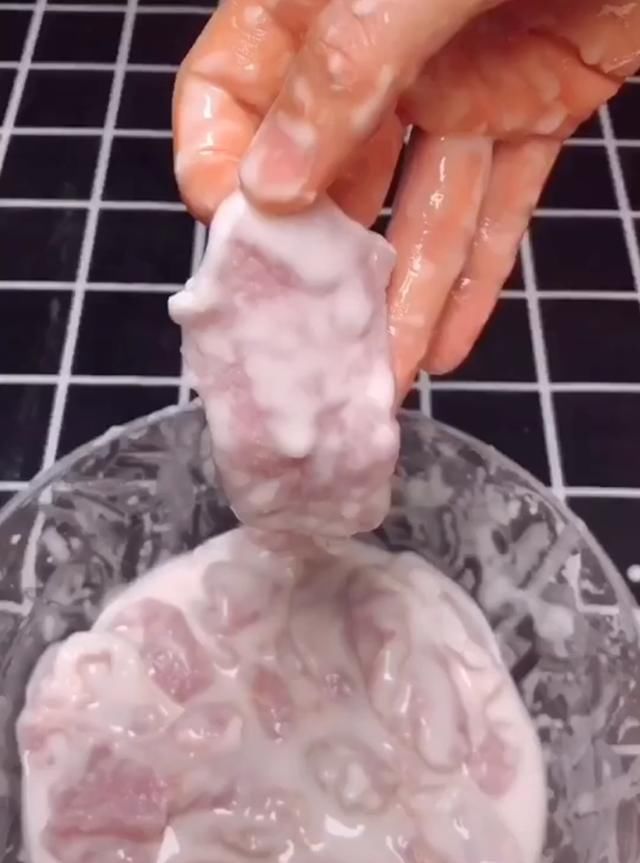  好吃|怎么吃都好吃，大人小孩都爱吃，东北馆子必点一道菜——锅包肉