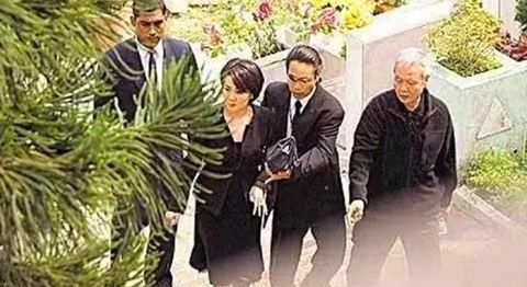  僵硬|他是刘德华贵人，病逝被发现已僵硬，4任太太7娃为争遗产大闹灵堂