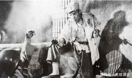 想出|被日军包围,他钻进地洞躲了三个小时,居然想出了一个奇特的战法