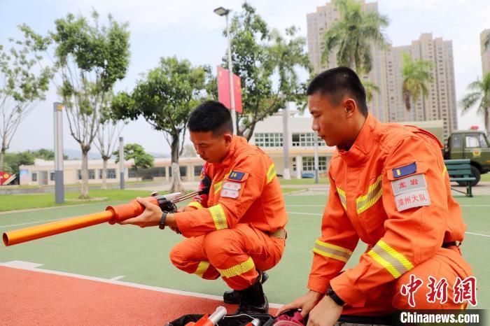 福建厦门：台风“苏拉”逼近 消防力量全力以赴做好防台防汛工作