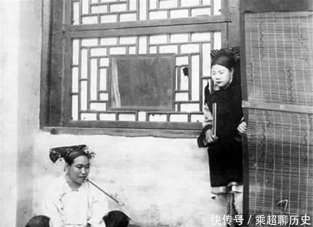 老照片|清朝老照片：图四洗衣服的妇女让人忍俊不禁，图五是溥仪在打高尔夫