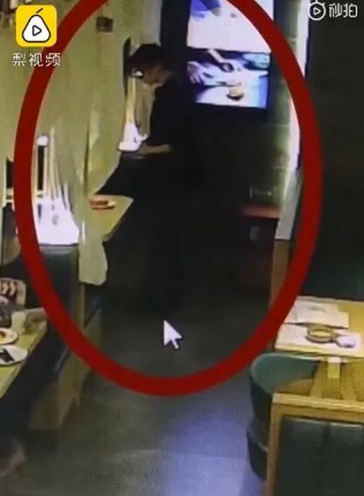 南京邮电大|女子水杯遭下药，下手者竟是其男伴！幸亏店员把水换掉，否则……