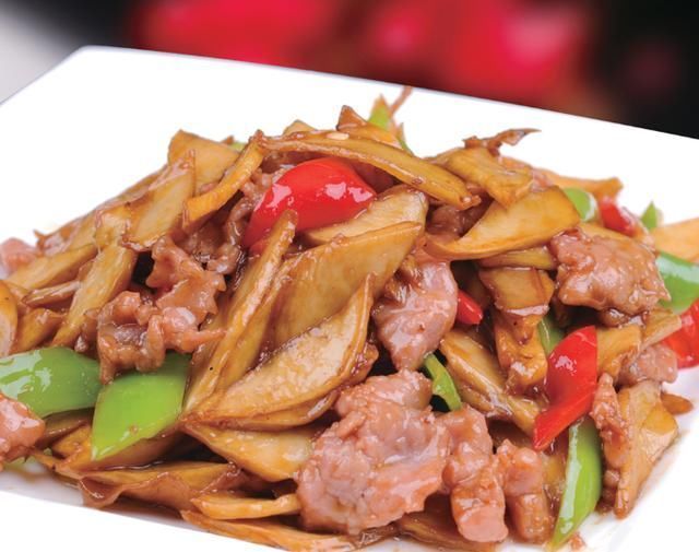  下饭|好吃不腻的杏鲍菇炒肉片，每一口香嫩爽滑，十分下饭