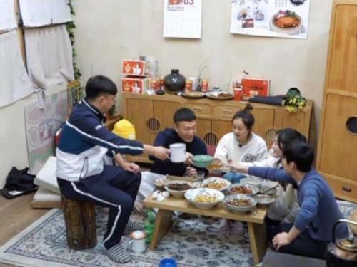  了下|向往4：即将收官，黄磊意外说漏嘴，提前告知了下一季蘑菇屋位置