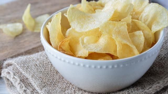 差别|薯片该买袋装还是罐装的?很多人不知道,原来差别很大,别买错了