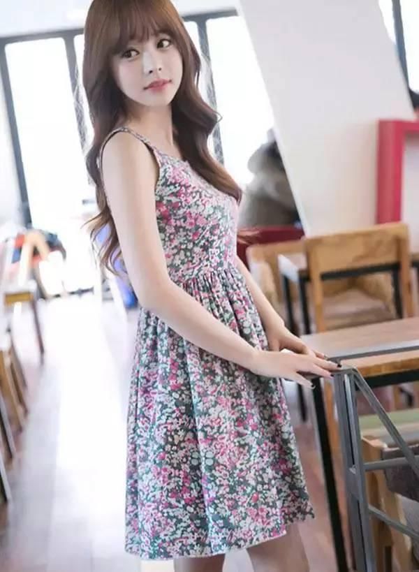  夏日|夏日搭配吊带裙，让你更有女人味~