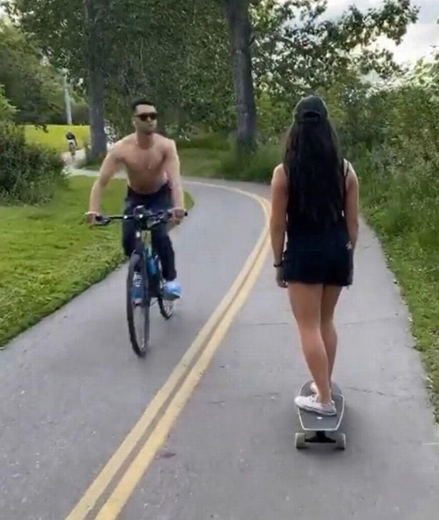  女生|恶心！加拿大肌肉男骑自行车，竟向华人女生吐口水，还吐在脸上