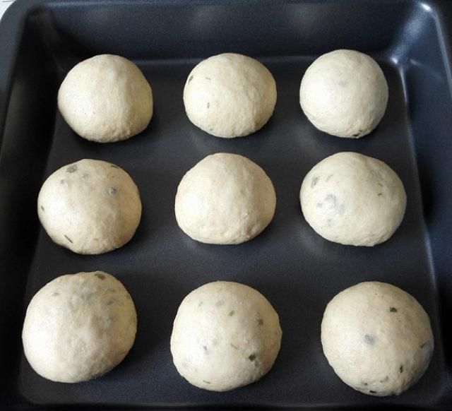 白味|一款操作简单的餐包,添加了白味噌和葱花,空口吃味道也是棒棒的