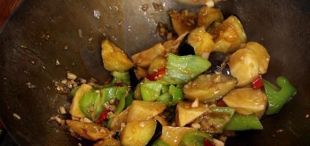  别错过|三伏天可以不吃肉，但别错过这个菜，几块钱做一盘，现在正当季