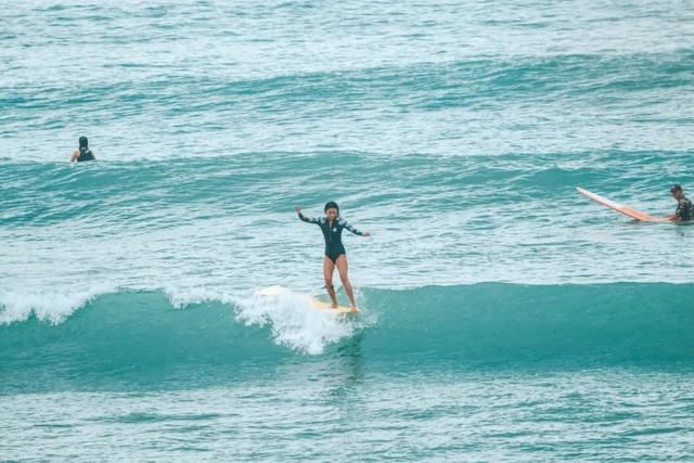  懂行|懂行｜夏日冲浪季，我们采访了几位冲浪达人