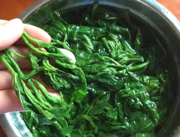  女人|女人不想肚子“鼓鼓”，多吃这菜，清脂细腿，小腹平坦，越吃越瘦