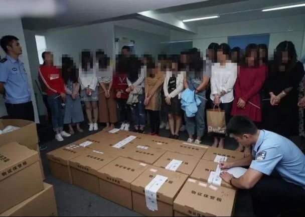 假冒|警方查封12万支假冒名牌香水，涉案金额达3000万元