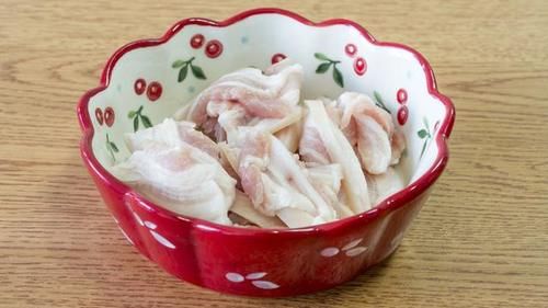 晚饭|晚饭3菜1汤，依然是家常的食材简单的做法，一家人吃得特别满足