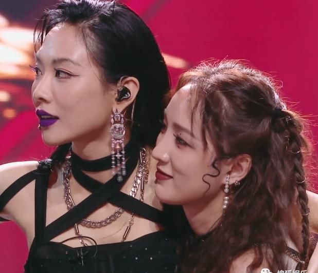  日报|娱乐日报|毛晓彤新恋情曝光？金晨汪汐潮再被拍？孟佳solo倒数第一？