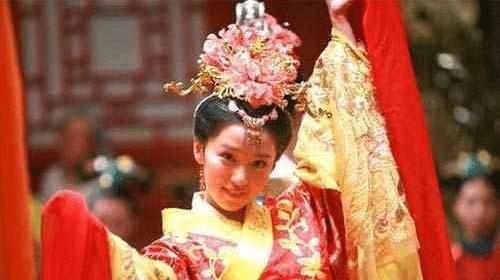 摄政王|曾经力抗八国联军的嫔妃，为了名分，在摄政王面前撒泼打滚