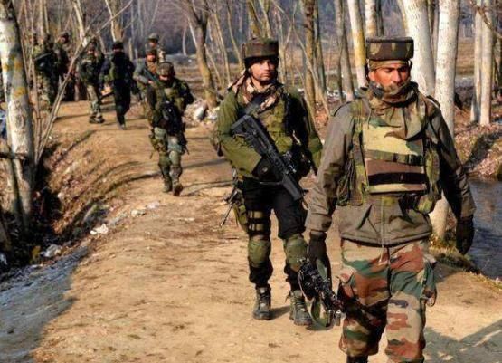  叠成|中国人把被子叠成“豆腐块”，印度士兵把被子叠成了啥样？