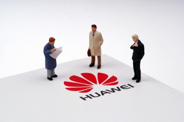  头条|霸权主义再挥制裁大棒，矛头直指俄罗斯，俄高官强势发声怒批美国