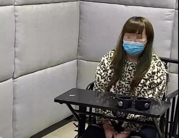 张某某|女子交往一年多的男友,得知真实身份后,真的要哭了