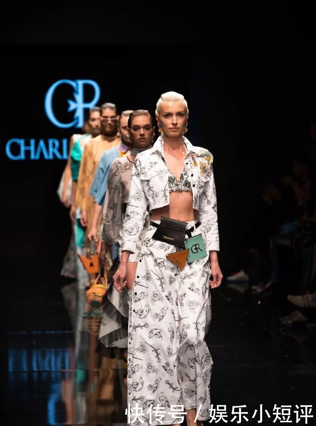 seating的工作|时装周实习生如何应付那些来看秀的“妖魔鬼怪”?