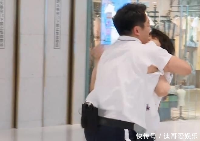  没牙|《奔跑吧》首次撕名牌，郑恺两次被秒撕，小猎豹变成“没牙老虎”