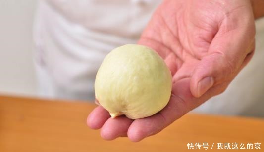 高筋面粉|特级红豆餐包,外酥内软,搭配甜而不腻的红豆馅,最适合拿来解馋