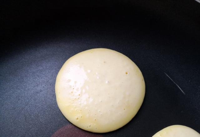  可口|小米酸奶松饼｜懒人早餐食谱：快手简单0难度，松软可口真香甜！