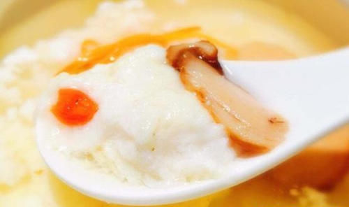  吃饭|家里小孩不爱吃饭，鸡肉烹饪，配上米饭，一次吃两碗