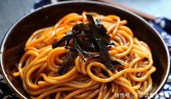葱香|葱油拌面爽滑劲道,营养美味葱香浓郁,炎炎夏日必不可少