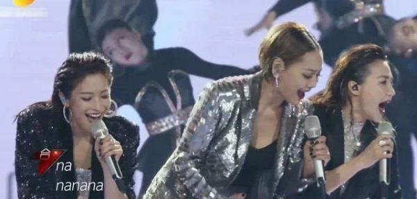  观众|《浪姐》首次公演，宁静三人团表现如何？看看台下观众就知道了