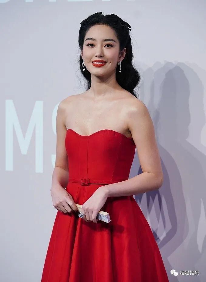  出轨|“方一凡”周奇恋情曝光？何猷启出轨？万茜车祸骨折12天后就复工？