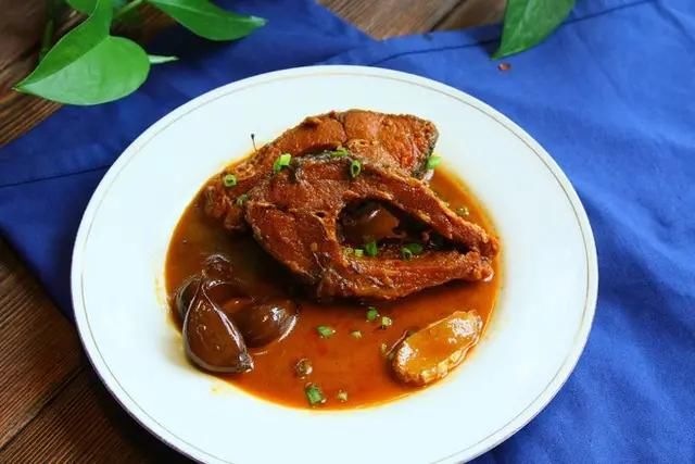 上桌|啤酒鱼好吃的诀窍,做饭20年老师傅告诉你,一上桌连汤都不剩