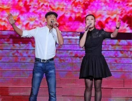  慢慢地|靠着《星光大道》一炮而红，娶了超女，现在却过得十分落魄