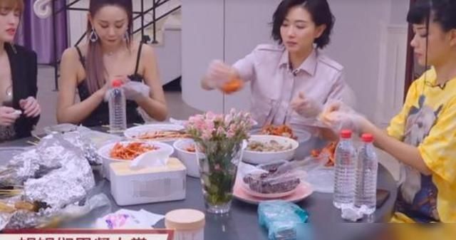  嫌弃|“浪姐”待遇明显下滑？宵夜不走心被集体嫌弃，只有张雨绮给面子