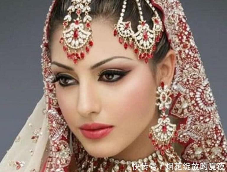 上前|去印度游玩,碰见戴鼻环、脚铃的女人,不要上前搭讪