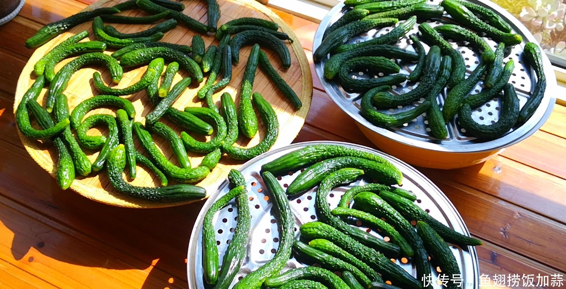 外行|腌黄瓜时,只会加盐就外行了,多加1味调料,又脆又绿格外香!