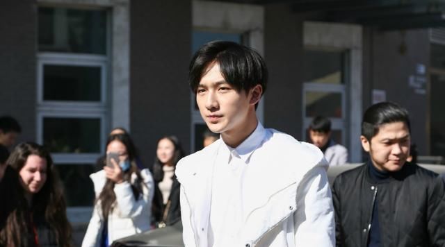  现状|变形计孩子的现状，杨桐成团出道，赵小果去少林寺，而他新剧不断