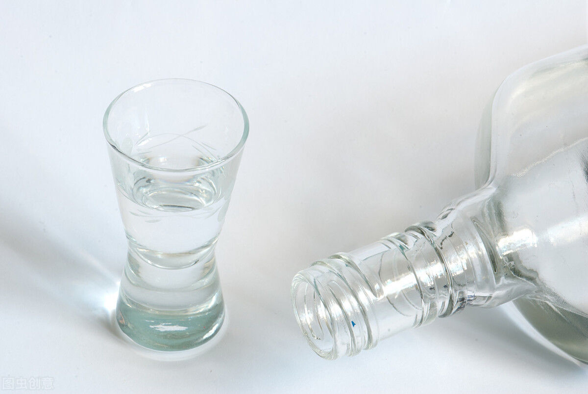 文化|北京晚报评论：拼酒陋习不是酒文化