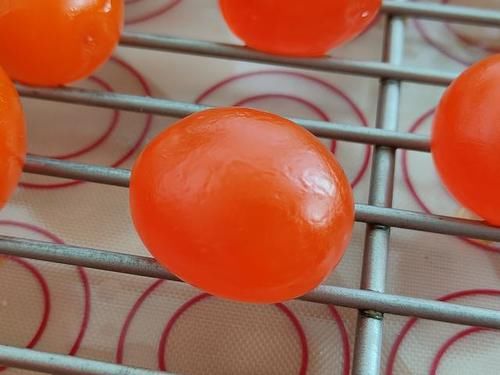 咸鸭蛋|如何保存生的咸鸭蛋黄?其实很简单,什么时候需要拿出来都可以