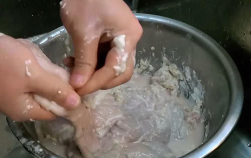  好吃|肥肠最好吃的做法，香辣美味，肥而不腻，吃了会上瘾，太香了！