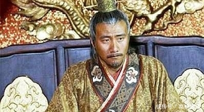 无人|朱元璋走路滑倒,在场大臣无人搀扶,只有一人上前搀扶后被斩杀