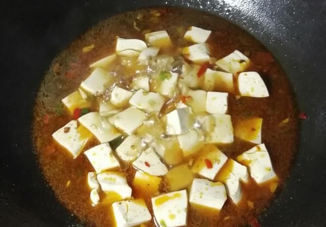 美味|麻婆豆腐简单又好吃的家常做法，麻辣鲜香，嫩滑不碎，美味更下饭