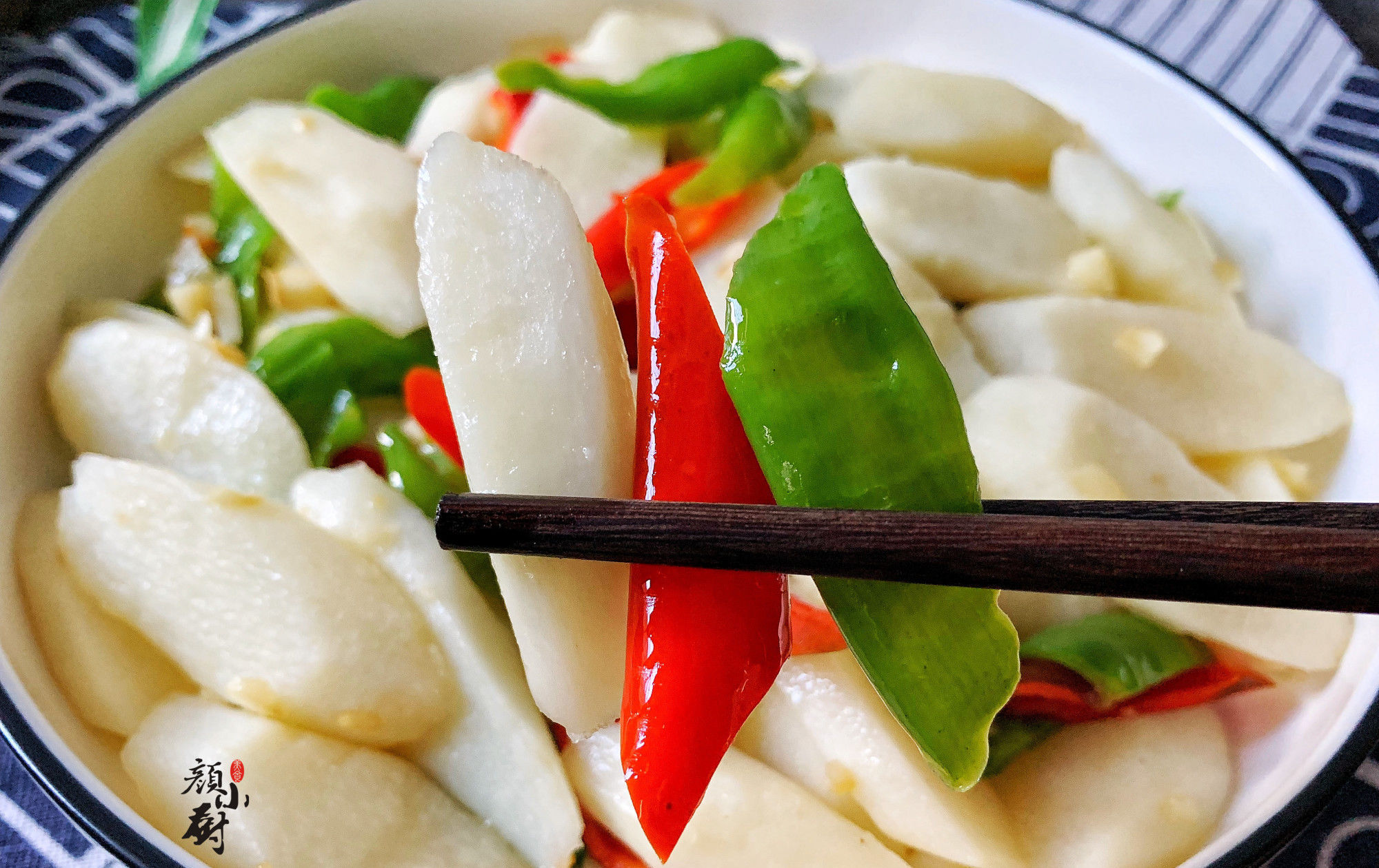  椒炒山药|山药和它是天生一对，多做给家人吃，简单一炒，比吃肉还营养