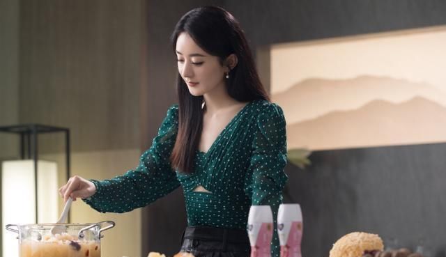  颖宝|《中餐厅》宣传片上线，赵丽颖忘放糖，被粉丝调侃记得放酱油