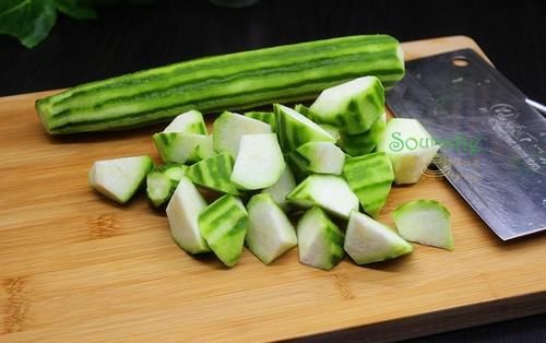 香味|进入8月,吃红豆绿豆都不如吃这瓜,加肉炒鲜香味美,营养全面