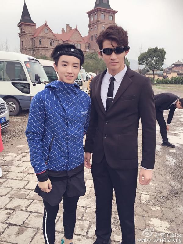 没变|《中餐厅》杀青四年后王俊凯李子峰再同框，人没变但身份不同了