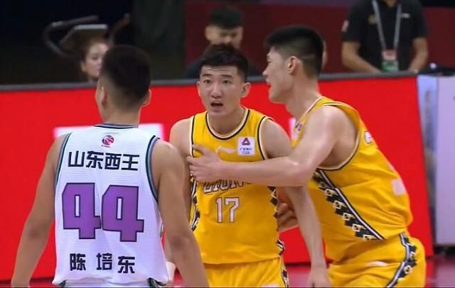  陶汉林|11分6篮板6盖帽！朱荣振终于硬了起来，巩晓彬的一句话意味深长